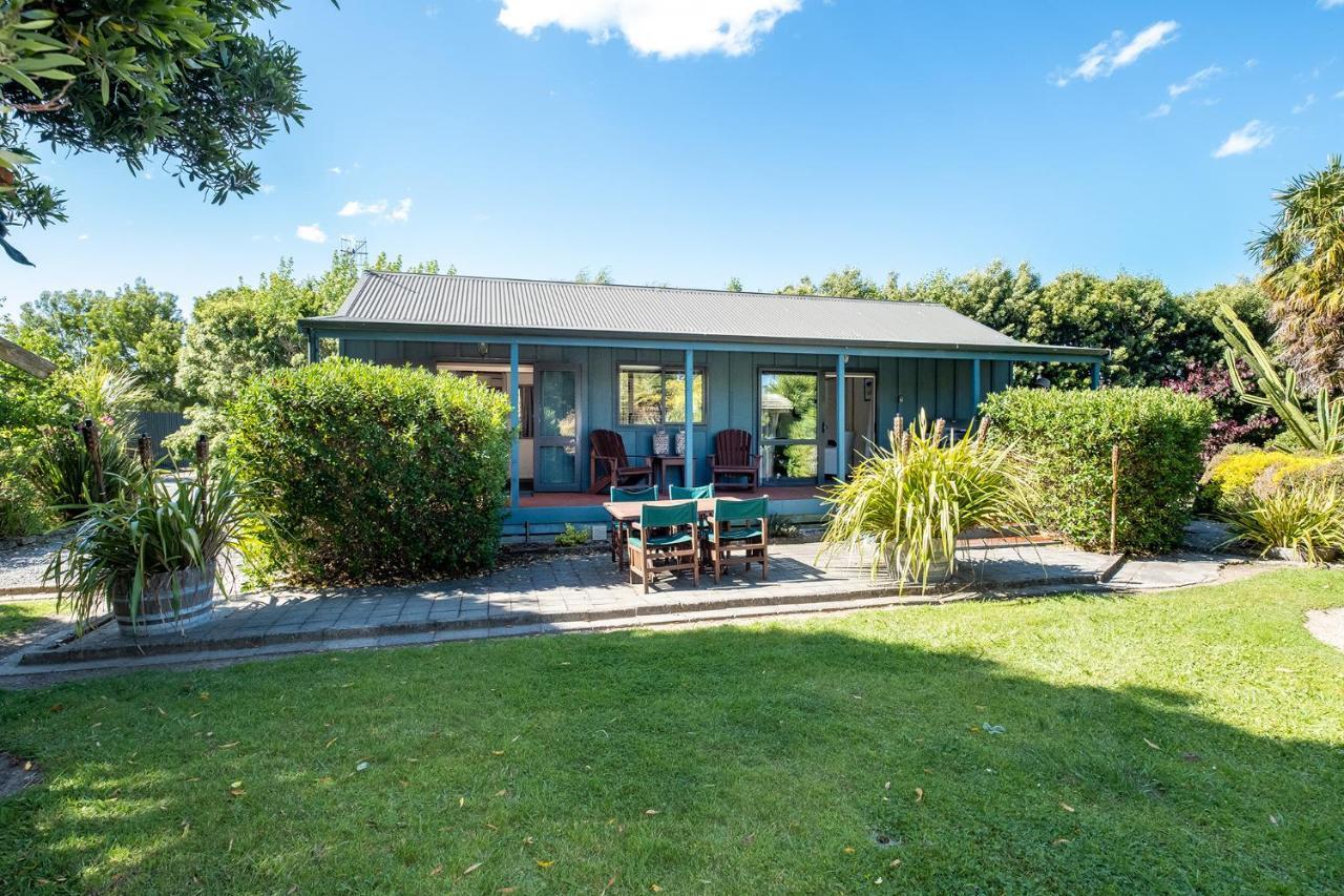 Lawn Cottages Clive エクステリア 写真